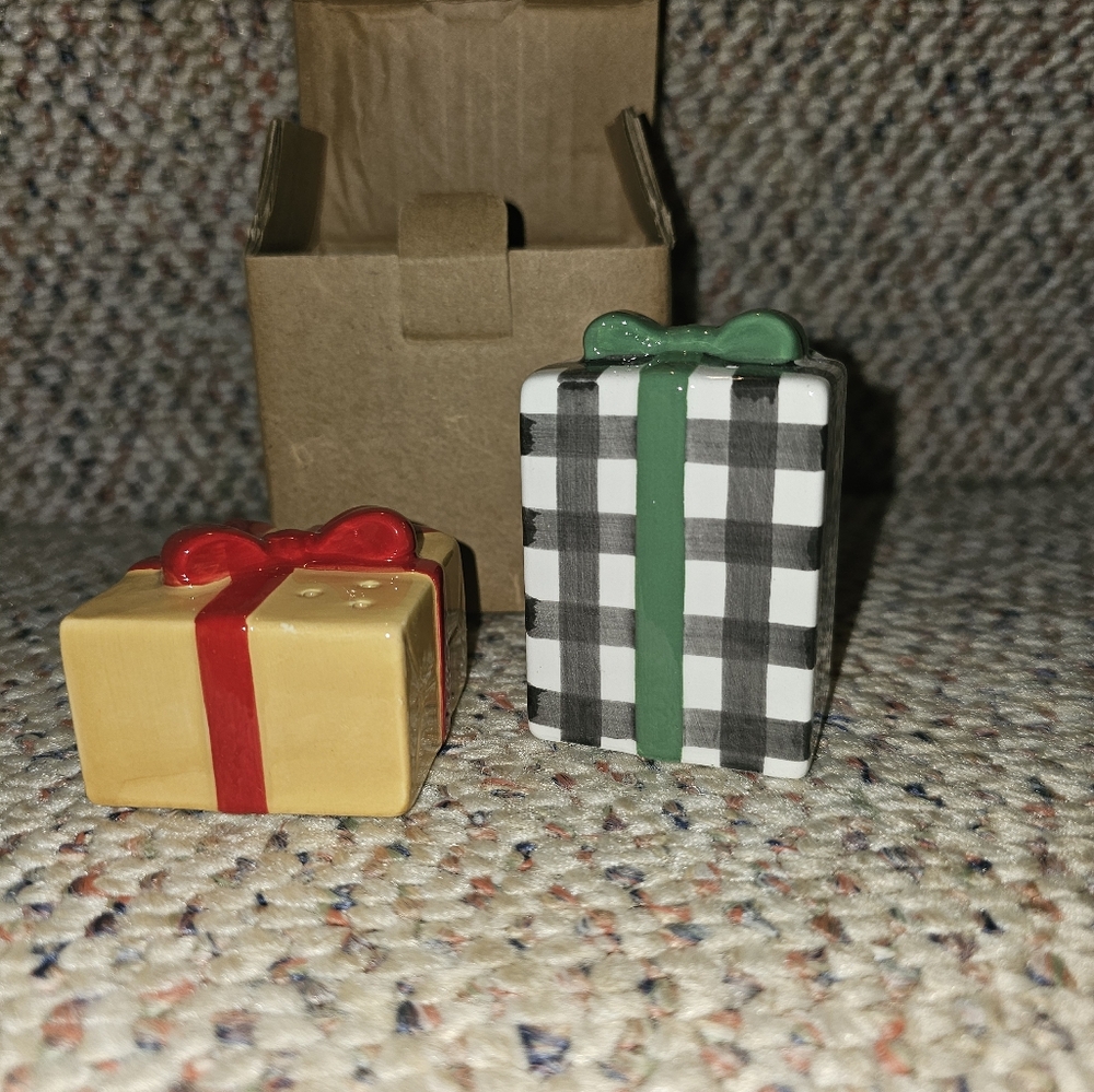 Hallmark Holiday salt and pepper shakers